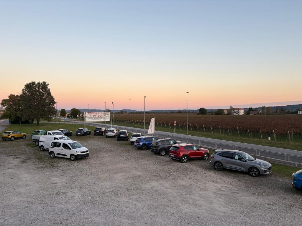 🕒 I nostri Orari di Apertura: Ufficio, Officina e Centro Revisioni