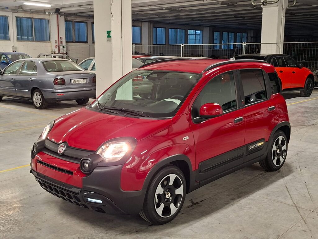 Fiat New Panda Pandina 1000 FireFly Hybrid 65CV Cross 5 Porte (HE659TV)