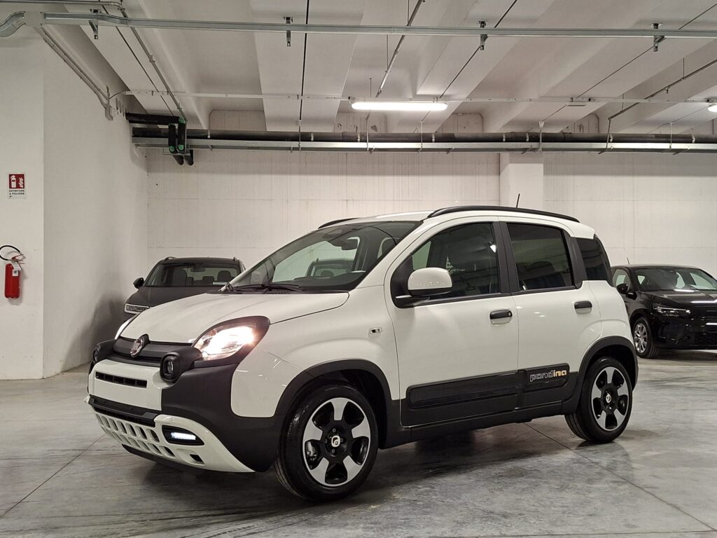 Fiat New Panda Pandina 1000 FireFly Hybrid 65CV Cross 5 Porte (HE789AP)
