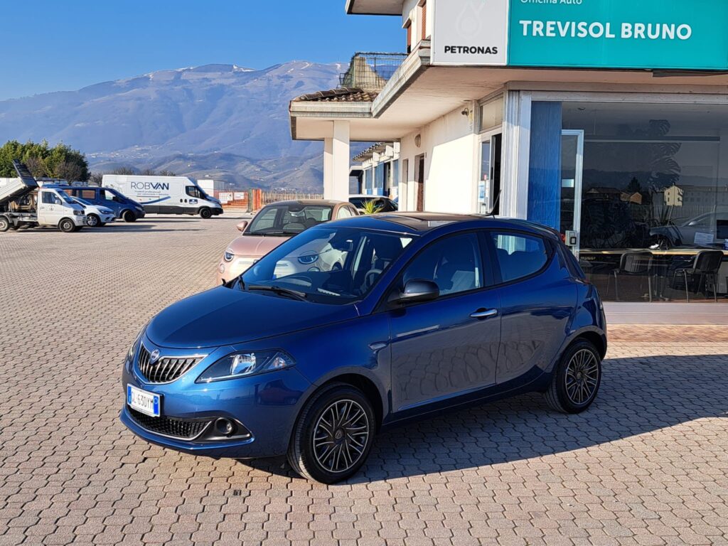 Lancia Ypsilon